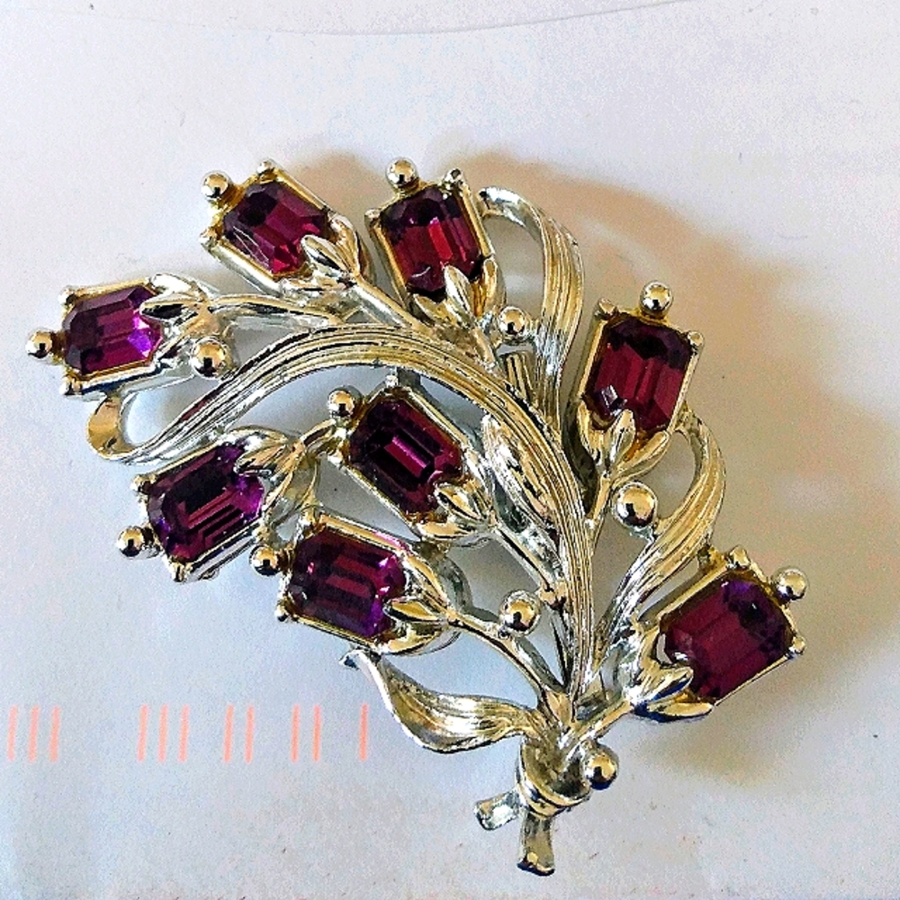 Final $5 - beautiful brooch